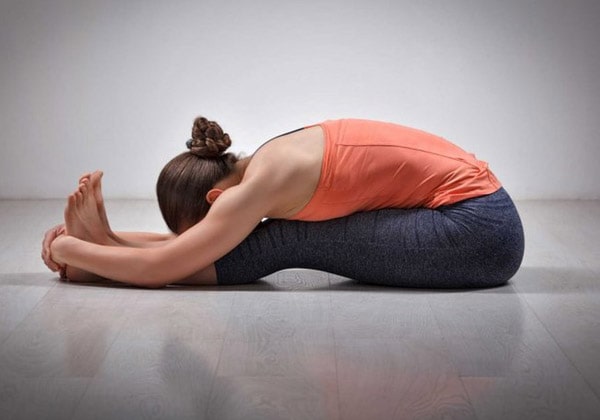 Bài tập yoga tư thế gập gối
